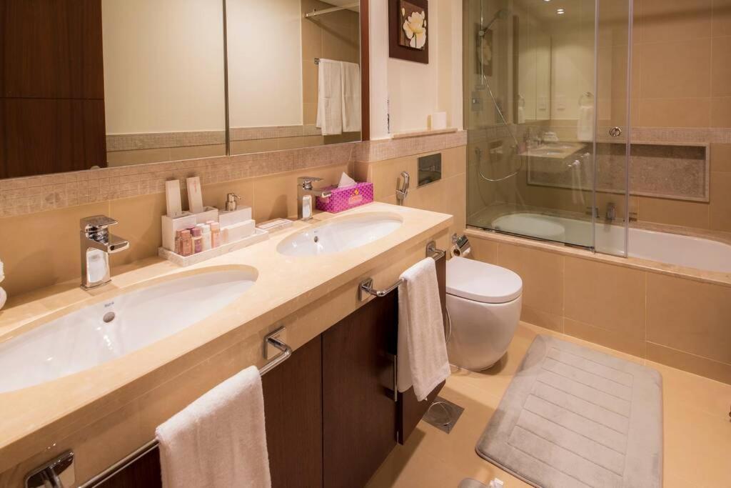 First Class 2Br With Full Burj Khalifa And Fountain View Apartment Дубай Екстериор снимка